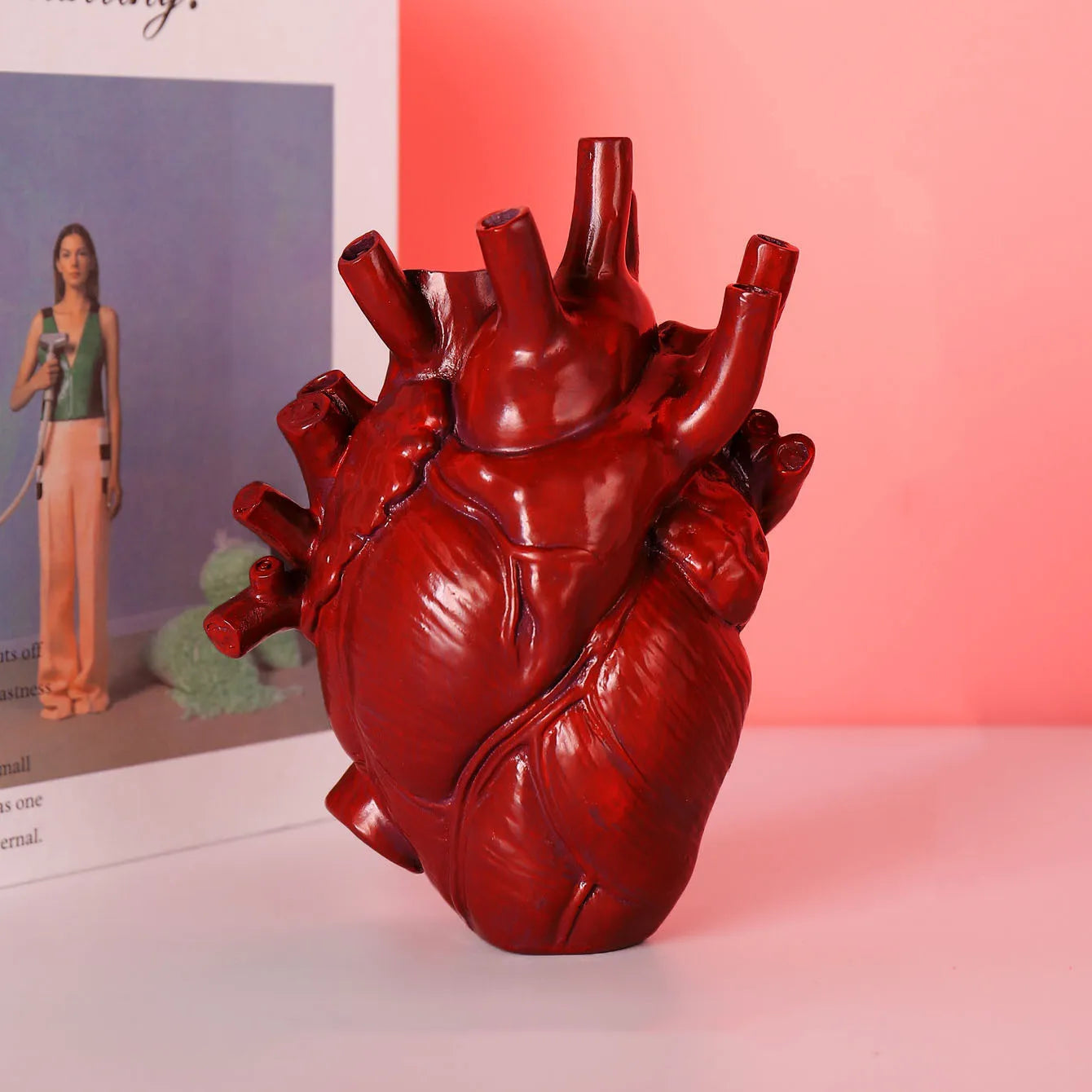 Heart Art Vase – Unique Resin Sculpture for Flowers & Home Decoration